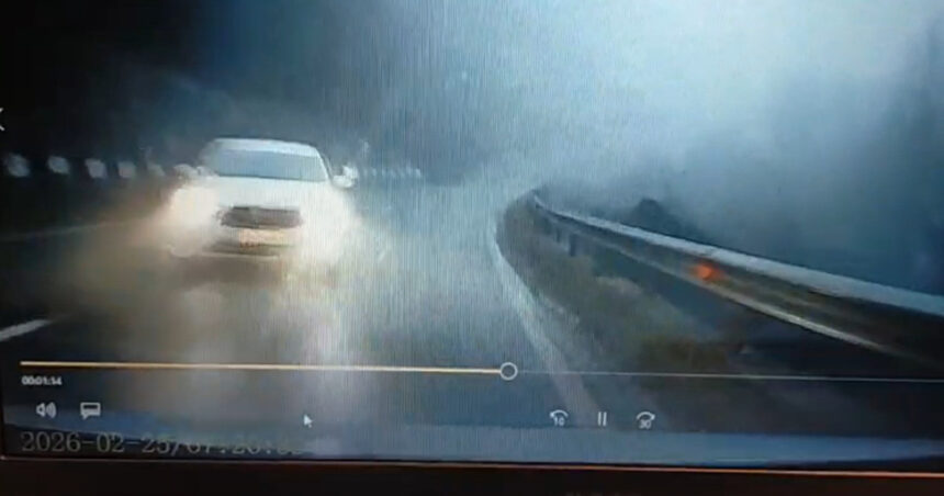 video accident surprins pe camera de bord barbat cu ordin de protectie retinut dupa ce a lovit masina fostei partenere 69a015e3c53fb