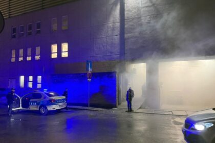 video alerta un incendiu a izbucnit la un autoturism din parcarea subsolului tomis mall 6984d1747c2b8
