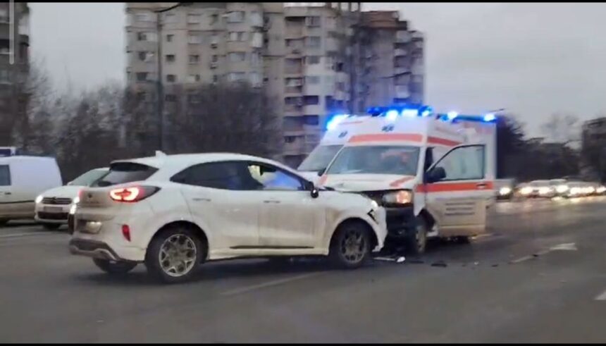 video ambulanta cu pacient in stare critica implicata intr un accident rutier aproape de gara constanta o asistenta a fost ranita 699413503fb11