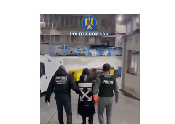 video dupa ce 3 ani a furat nestingherit din autoturisme un tanar de 21 de ani a fost prins si arestat preventiv 698363d5b0f3b