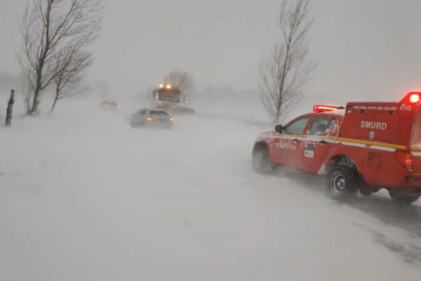 video efectele viscolului in buzau peste 11 000 de consumatori fara curent si 60 de persoane blocate in masini 6996d492330eb