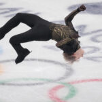 video ilia malinin a intrat in istoria patinajului cu un salt inapoi acum 28 de ani surya bonaly a fost sanctionata pentru aceeasi miscare 698ae1c2ab03d