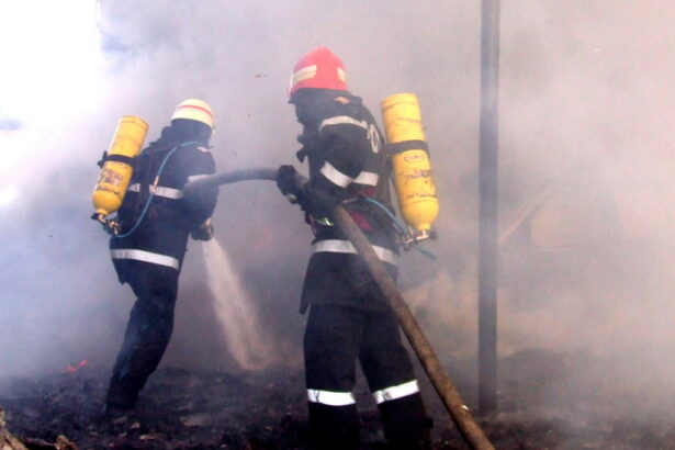 video incendiu violent in navodari persoanele din bloc evacuate una gasita decedata 69862d3f26252