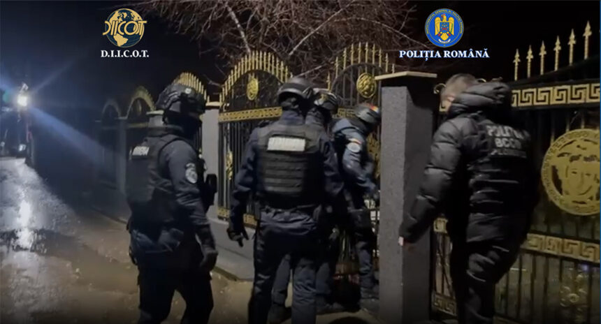 video loverboy in uniforma politist de frontiera acuzat ca a obligat o minora sa se prostitueze 69a005f3357e8