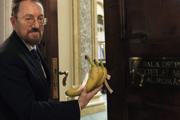 video motiunea opozitiei privind acordul cu mercosur respinsa alesii au vorbit despre banane si martieni de la tribuna senatului 698a0edc619a9