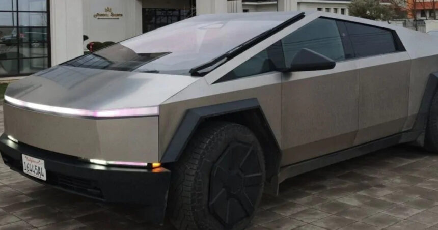 video motivul pentru care un bulgar cu un vehicul tesla cybertruck n a ajuns mai departe de lugoj dupa ce a intrat in romania 6980fb3ad43a8