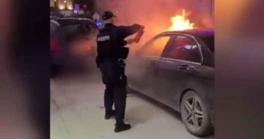 video o masina de lux a luat foc pe o strada din arad 69a2091f0d427