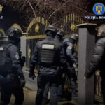 video perchezitii cu mascatii la constanta vizati indivizi care au pacalit batrani sa le vireze diferite sume de bani 698c42e9bd188