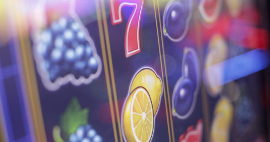 video primul primar care anunta ca va scoate pacanelele din oras cat costa viata celui pe care l am vazut mort 699edd3d0ae4c