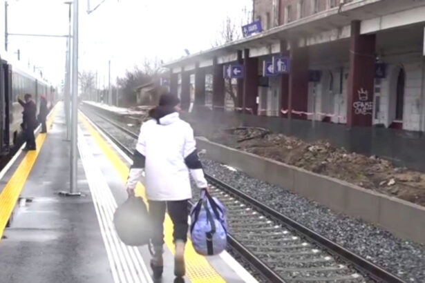 video reabilitare de 130 de milioane de lei pusa pe pauza calatori revoltati motivul pentru care lucrarile la gara ciulnita sunt blocate 69896d1abb7bb