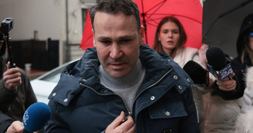 video robert negoita a mers din nou la politie pentru a semna controlul judiciar primarul suspendat al sectorului 3 sunt nevinovat 698c52f11cb00