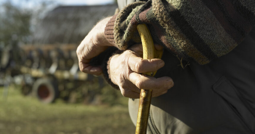 video romania imbatraneste mai accelerat decat restul europei unul dintre motive exodul peste hotare jumatate de comuna e plecata 6999e7d97d9d5