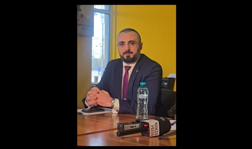 video senatorul aur nicolae vlahu atrage atentia asupra nerespectarii regulamentelor din parlament dupa ce au anulat alegerile si au vazut ca nu pateste nimic isi permit din ce in ce mai multe lucru 698dde3c5bdfe