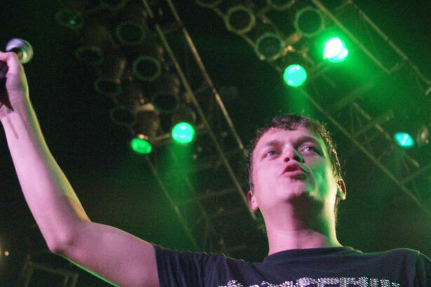 video solistul trupei rock 3 doors down a murit la 47 de ani brad arnold suferea de cancer la rinichi 698c2273c363e