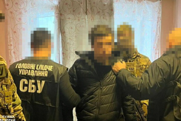 video spion al lui putin angajat la o banca din kiev indica tinte pentru bombardamente si furniza rusiei informatii sensibile 6989bdfae633b