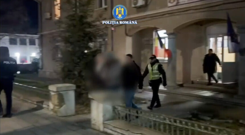 video sut din medgidia prins dupa ce a furat telefonul unui batranel a mai dat iama si in magazine din oras 698c5103ada41