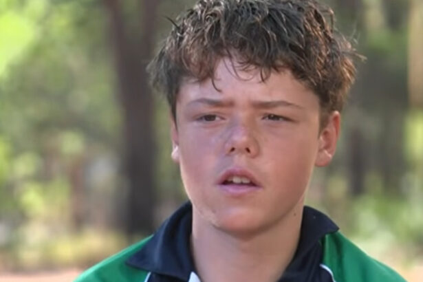 video un baiat de 13 ani a inotat in ocean timp de patru ore pentru a si salva mama si fratii 6981bfde3c4c8