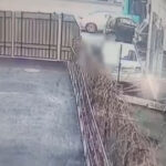 video un bucurestean fura scuterul unui nepalez dar nu reuseste sa l porneasca imagini de pe camerele de supraveghere 698b4b3b11091