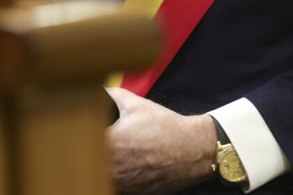 video un primar revoltat de taieri a purtat un rolex de zeci de mii de euro la intalnirea cu bolojan nu vad care e problema 698b5ccf189f0