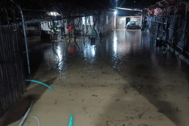 videofoto cod rosu de inundatii in buzau mesaje ro alert si drumuri blocate dupa ploile torentiale 21 de localitati din 5 judete sunt afectate 6985a9d16a4f1