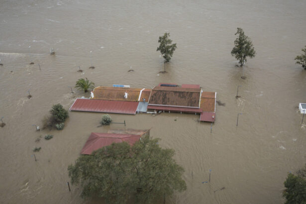 videofoto turul doi al alegerilor prezidentiale din portugalia va avea loc duminica in ciuda furtunii leonardo si inundatiilor 6985b0da1f7d7