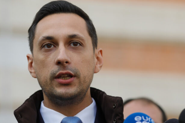 vlad gheorghe consilierul lui bolojan atac la ciolacu pe tema bugetului covrigarul trebuie sa justifice niste miliarde 698f271c78cd5