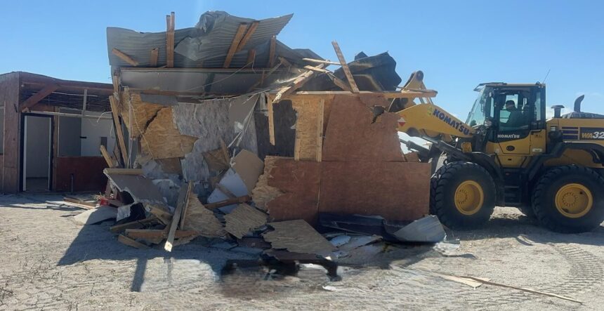 105 beach baruri ilegale descoperite pe plajele de la navodari la vama veche in vara 2025 abadl va formula actiuni in instanta pentru recuperarea prejudiciului adus statului roman 69a5994e62d15