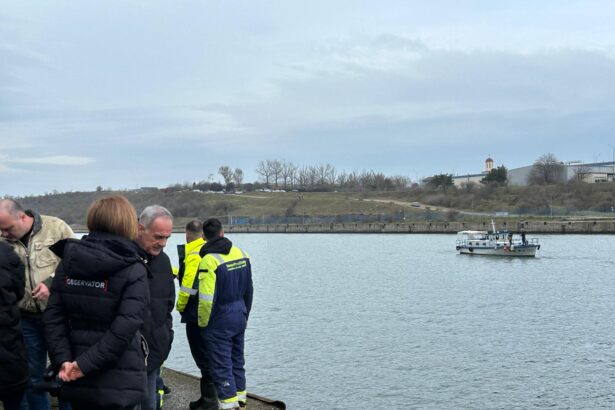 a fost gasit corpul minorei de 15 ani din movilita disparuta in apele canalului la agigea 69b90ea4a6752