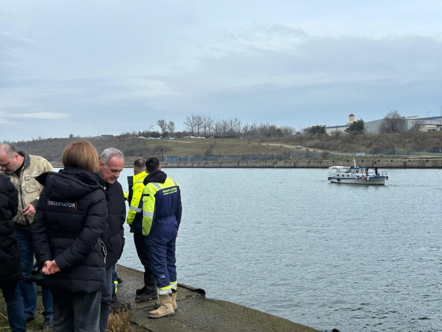 a fost gasit corpul minorei de 15 ani din movilita disparuta in apele canalului la agigea 69b90ea4a6752