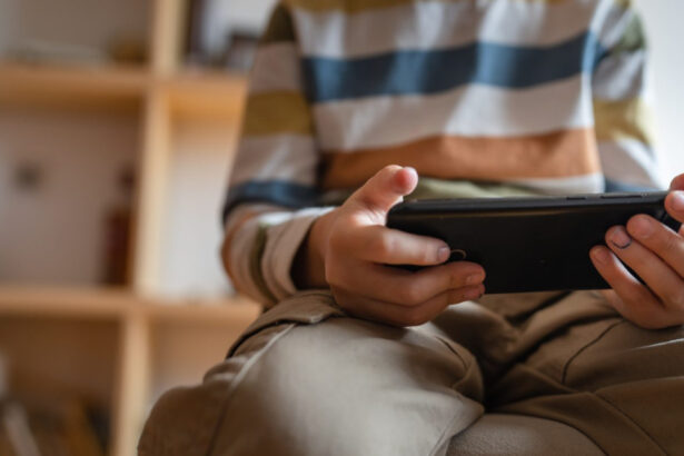 accesul minorilor la retele sociale doua treimi dintre romani sunt de acord cu stabilirea unei varste minime legale sondaj inscop 69c119743cd33