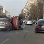 accident cu sase masini in sectorul 2 din capitala un autoturism s a rasturnat o femeie a fost dusa la spital 69ba5ecced4eb