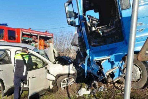 accident grav doua femei au murit si un barbat a fost ranit dupa ce un autoturism si un tir s au ciocnit in judetul braila 69ab07da0e7b3