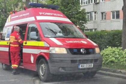 accident pe strada traian din constanta doua masini s au ciocnit au fost chemati pompierii 69ad9052a2c91