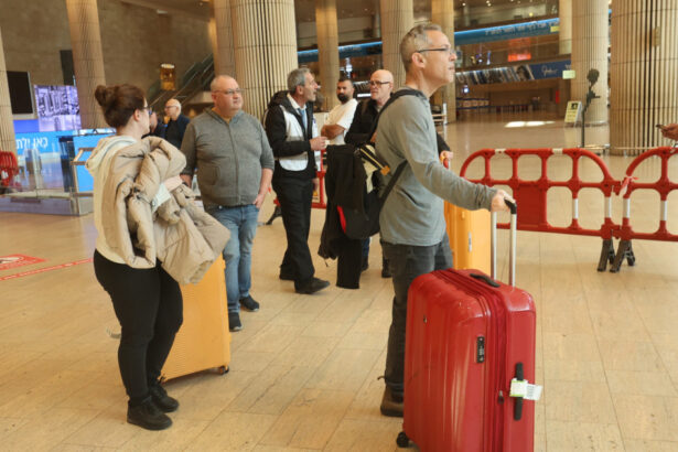 aeroportul din tel aviv redeschis partial primii pasageri parasesc israelul pentru prima data de la inceputul conflictului cu iran 69ad4865c3384