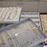 afacerile cu bijuterii in vizorul anaf institutia a dat amenzi de 20 000 de lei si a confiscat peste 32 kilograme de aur si argint 69b96c6f877e5