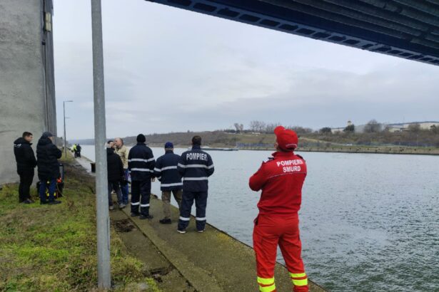 alerta langa agigea trupul unei persoane descoperit in apa 69b8fd4e9602a