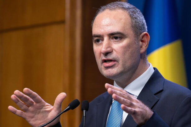 alexandru nazare dupa evaluarea facuta de moodys este esential sa transmitem semnale clare de stabilitate si responsabilitate 69abec5b15759