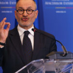 andrei tarnea spune ca numele fiicei lui victor ponta nu putea fi scos de pe lista pentru repatriere se incadreaza in codul penal 69ac5cdb7de45