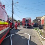 arde o casa in constanta mai multe echipaje sunt la fata locului 69a45294731aa