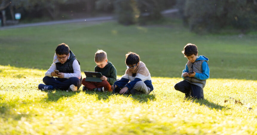 au ales sa riste parlamentul britanic respinge interdictia retelelor sociale pentru copiii sub 16 ani 69afeeea1a1ec