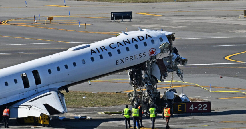 au venit primele raspunsuri in urma accidentului de pe laguardia cand un avion a intrat intr o masina de pompieri 69c387c24f9ed