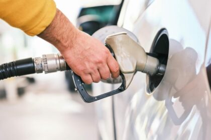 carburantii ar putea depasi 9 10 lei litru daca petrolul ajunge la 100 de dolari baril 69a439802f0e9