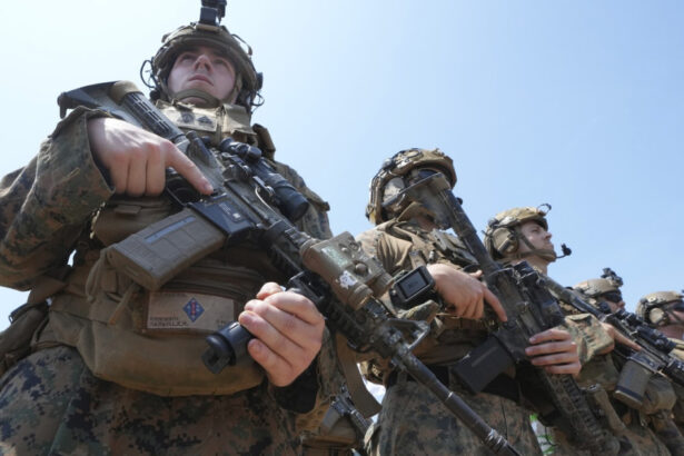 ce ar putea insemna sosirea a 17 000 de soldati ai sua in orientul mijlociu in 2003 invadarea irakului a presupus 150 000 de militari 69c8482052ea9