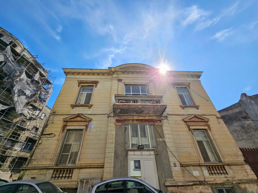 consilierii judeteni decid soarta unui monument istoric ar putea ajunge gratuit la arhiepiscopia tomisului 69c9b733eb918