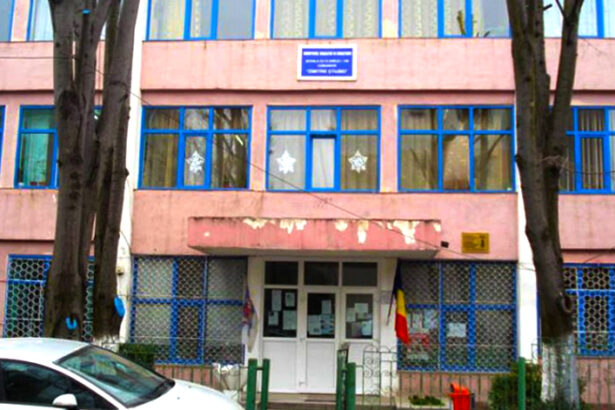 copii tinuti in frig la poarta scolii nr 36 isj invoca scoala altfel si acordul parintilor 69a564a9cb68b