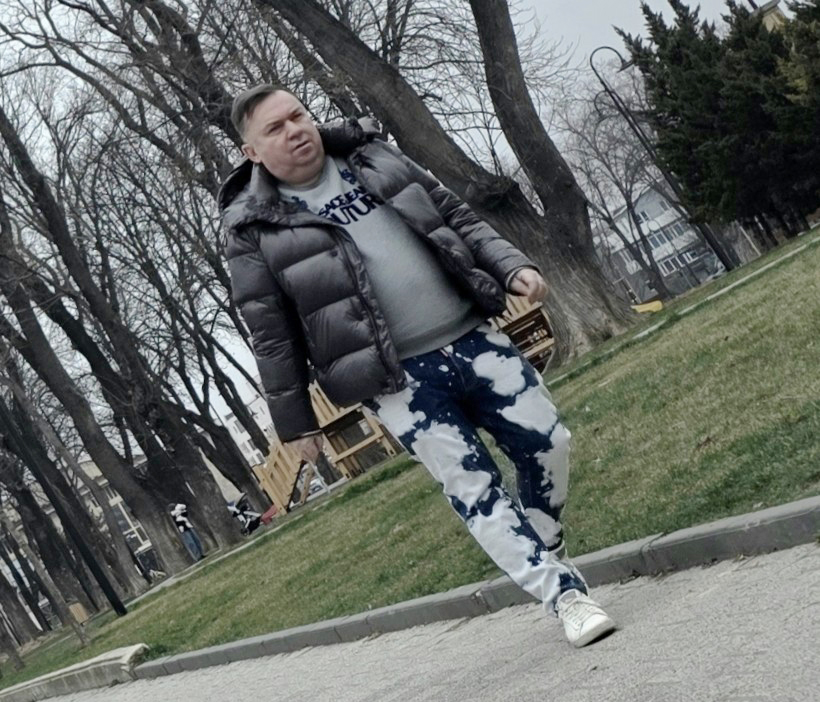 cristian boboc chic si la moda cu blugii 69bff1c0178a8