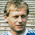 crucea de pe mormantul lui ilie balaci a fost vandalizata politistii fac cercetari pentru profanare de morminte 69bc3ceeec5c5