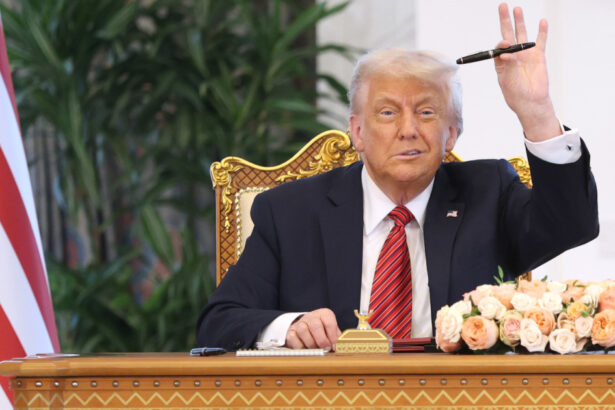 decizie fara precedent in sua semnatura lui donald trump va aparea pe bancnotele americane 69c64ddfac48d