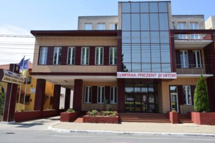 delegatie condusa de ozgur kivanc altan ambasadorul republicii turcia in romania in vizita la cumpana programul vizitei 69b9634357b46