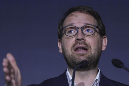 dominic fritz dupa picarea motiunii impotriva dianei buzoianu a 7 a impotriva unui ministru usr in 9 luni semn ca ne facem treaba 69ca9ddea2dea